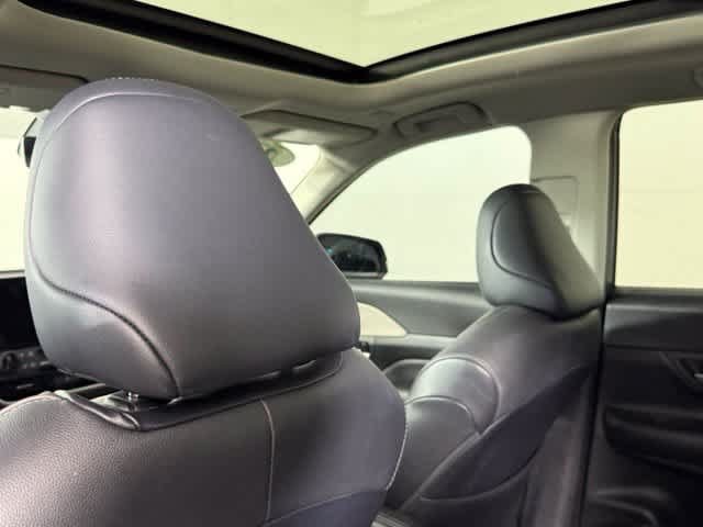 Used 2024 Toyota Grand Highlander AWD image 24