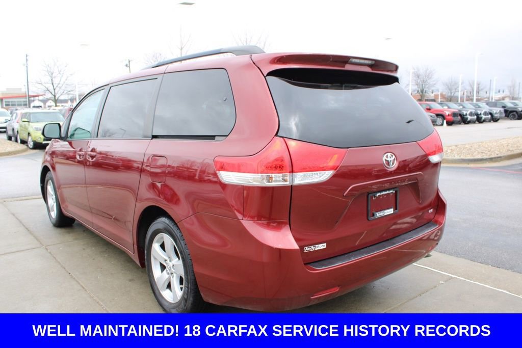 Used 2014 Toyota Sienna LE image 5