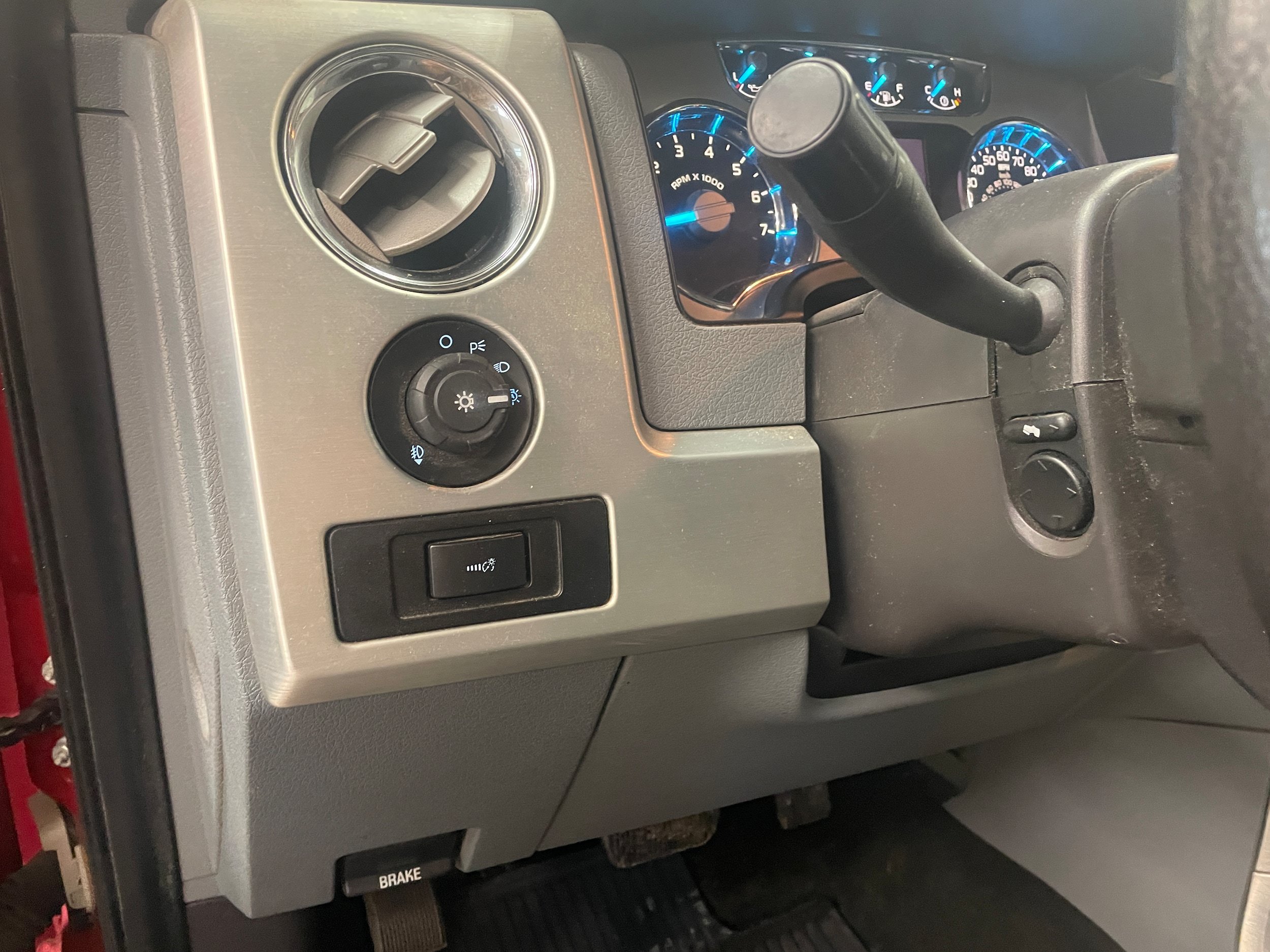 Used 2011 Ford F150 Platinum AWD/4WD image 14