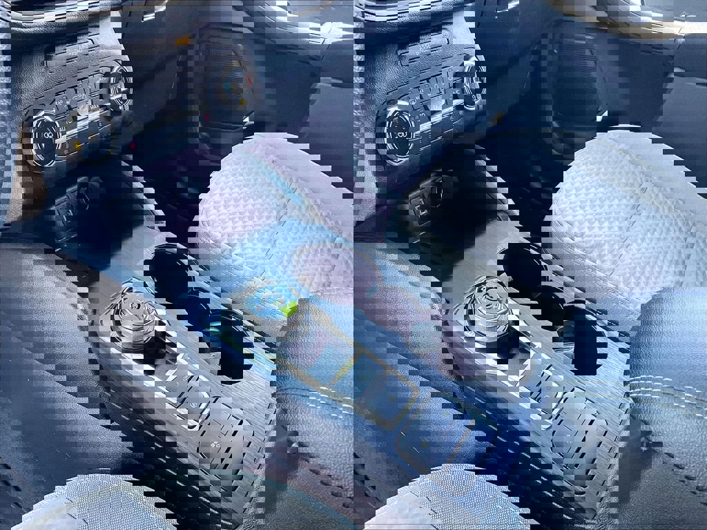 Used 2020 Ford Escape SE AWD/4WD image 19