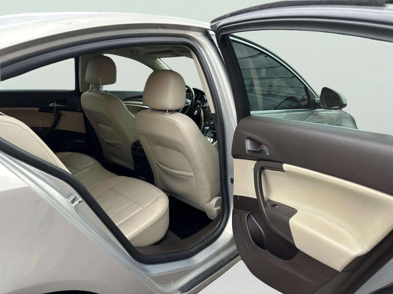 Used 2011 Buick Regal CXL Turbo w/ TO2 Preferred Equipment Group image 19