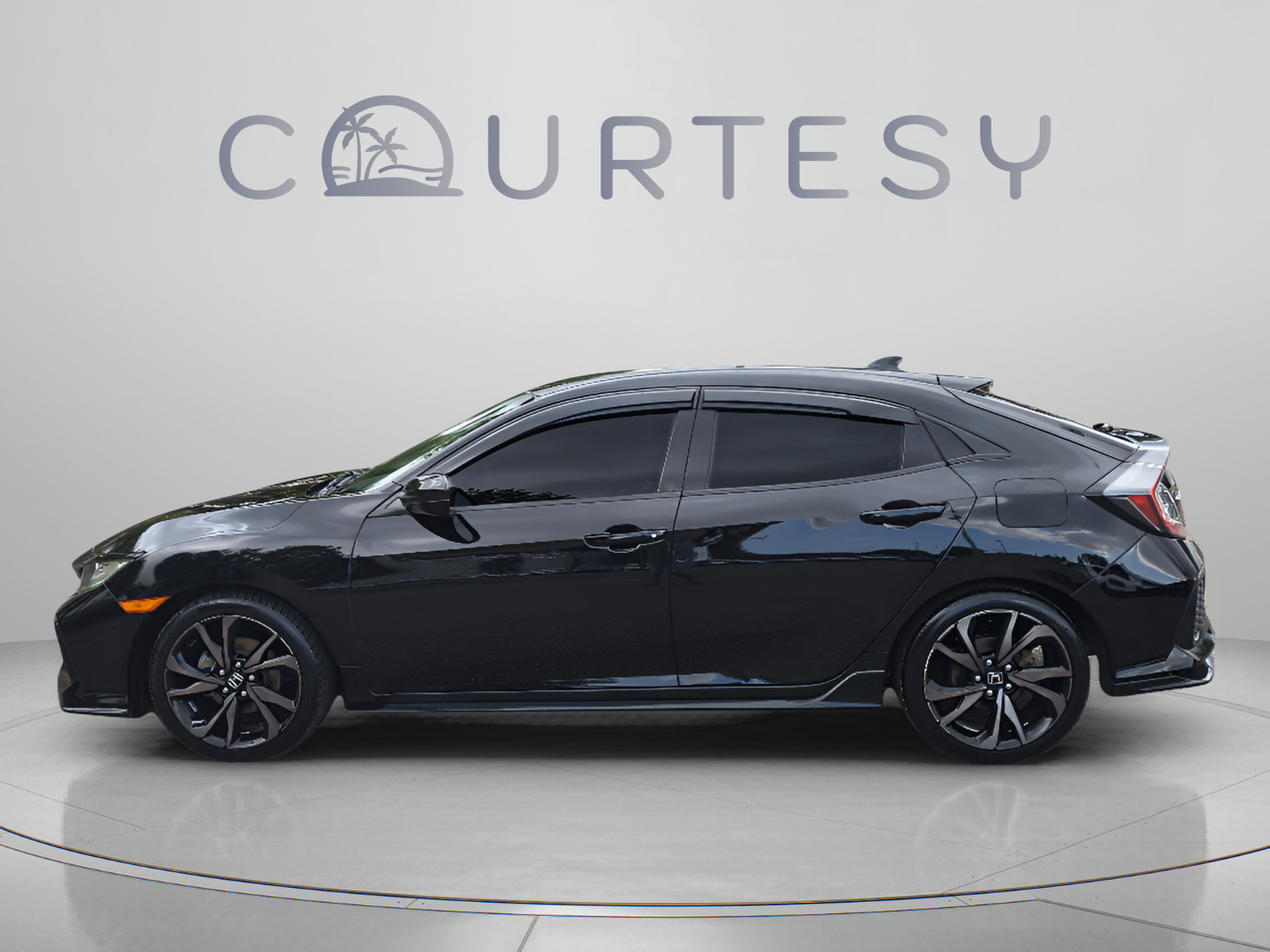 Used 2018 Honda Civic Sport image 2