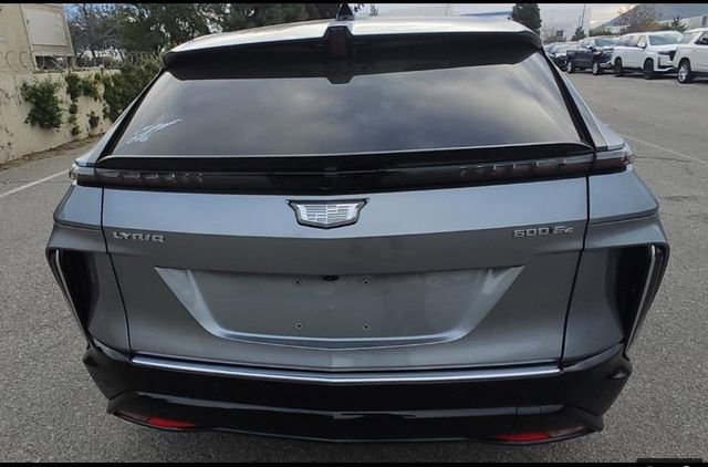 Used 2024 Cadillac Lyriq Luxury image 6