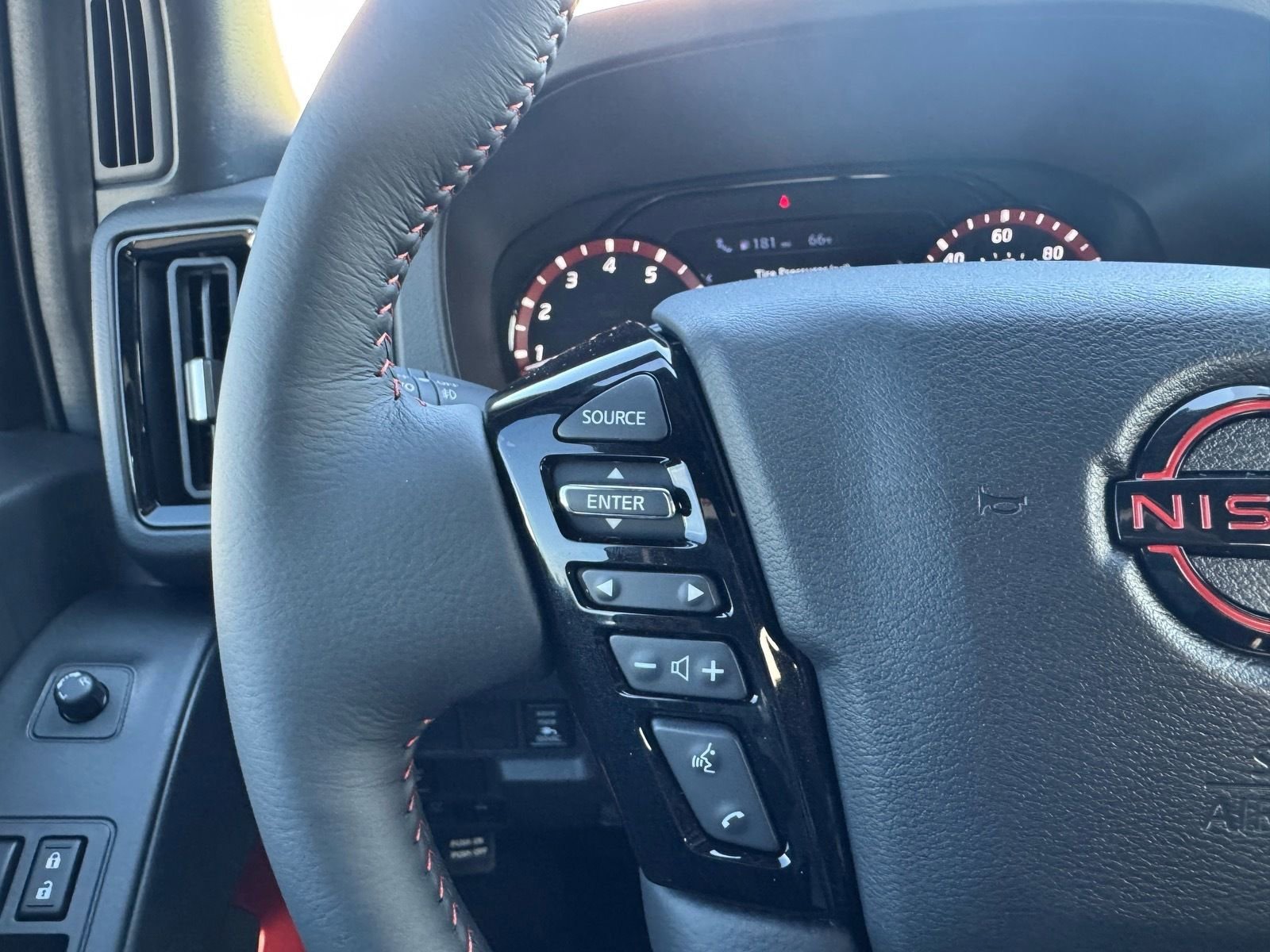 New 2026 Nissan Frontier PRO-4X w/ Pro-4x Convenience Package AWD/4WD image 24