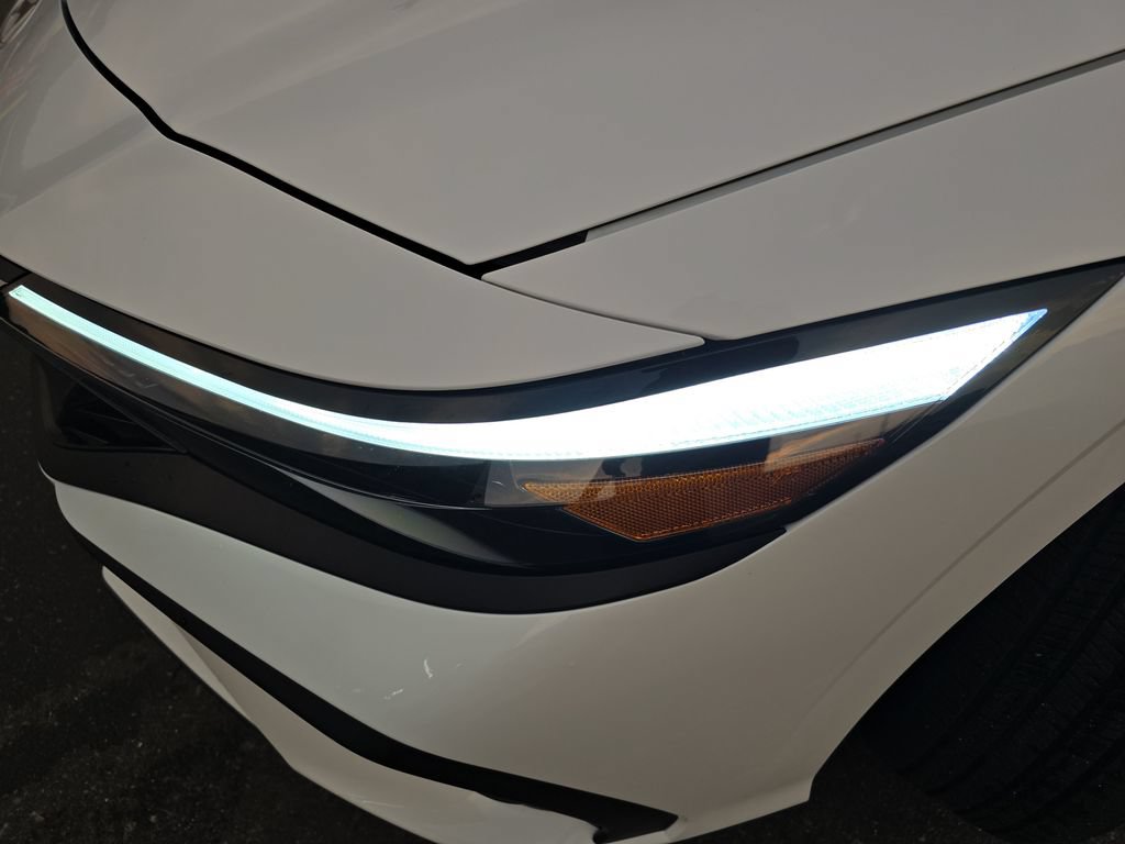 Certified 2026 Hyundai Elantra SE FWD image 28
