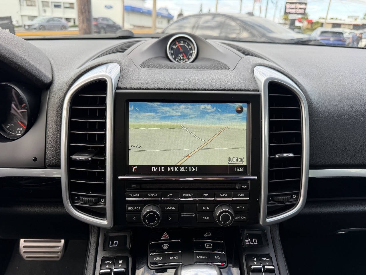 Used 2016 Porsche Cayenne S AWD/4WD image 23