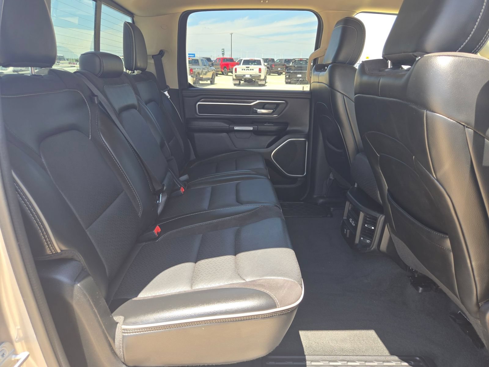 Used 2020 RAM 1500 Laramie AWD/4WD image 21