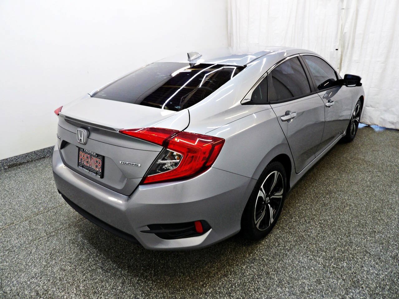 Used 2016 Honda Civic Touring image 6
