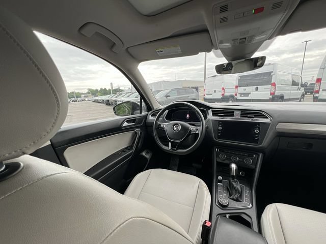 Used 2021 Volkswagen Tiguan SEL AWD/4WD image 17