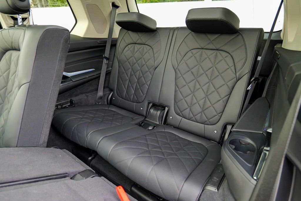 Used 2024 BMW X7 xDrive40i image 31