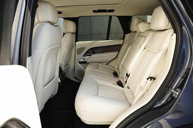 New 2025 Land Rover Range Rover SE image 32