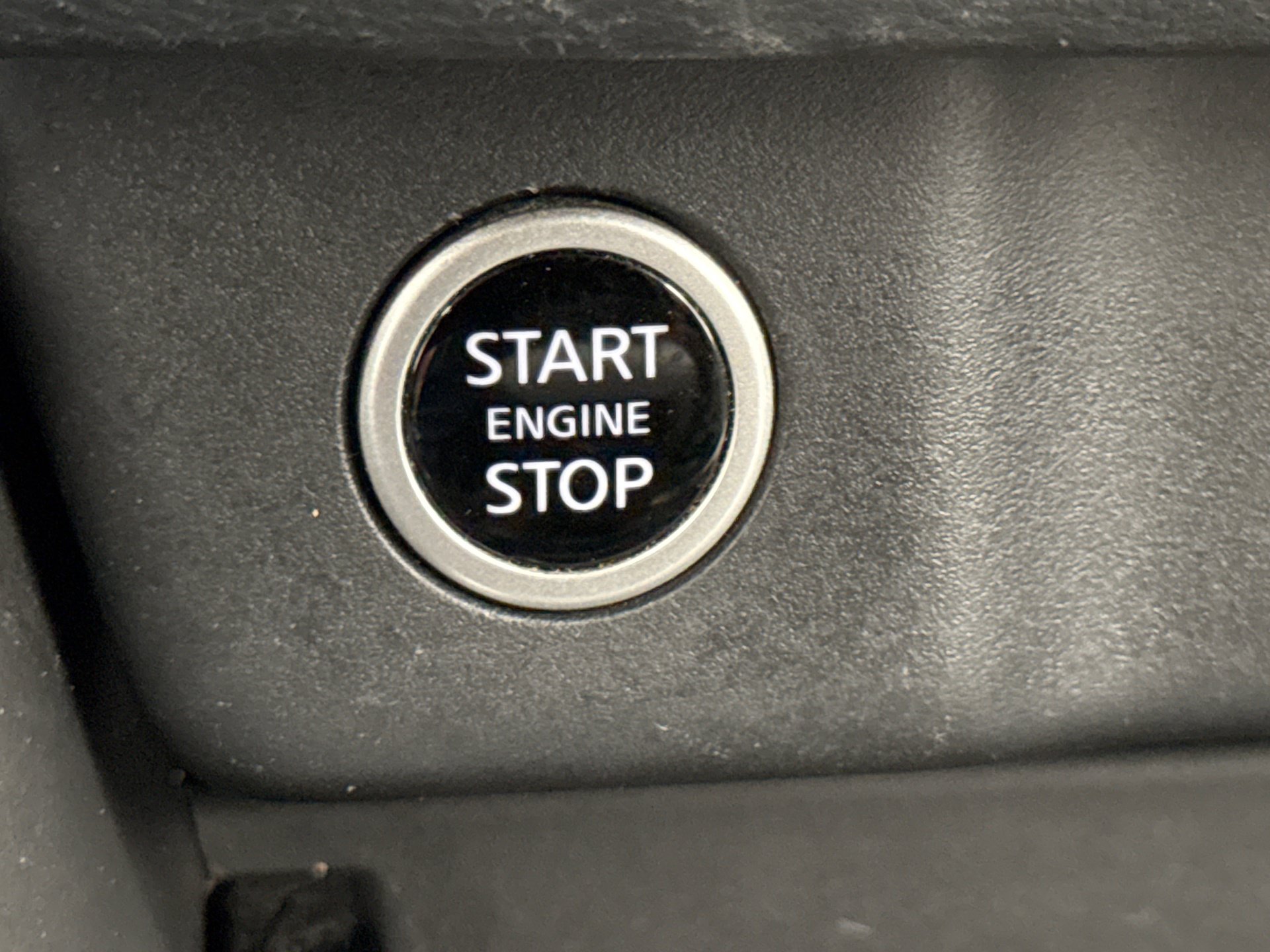 Used 2023 Nissan Rogue SV AWD/4WD image 19