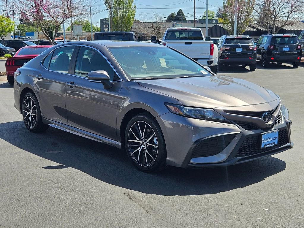 Used 2024 Toyota Camry SE FWD image 8