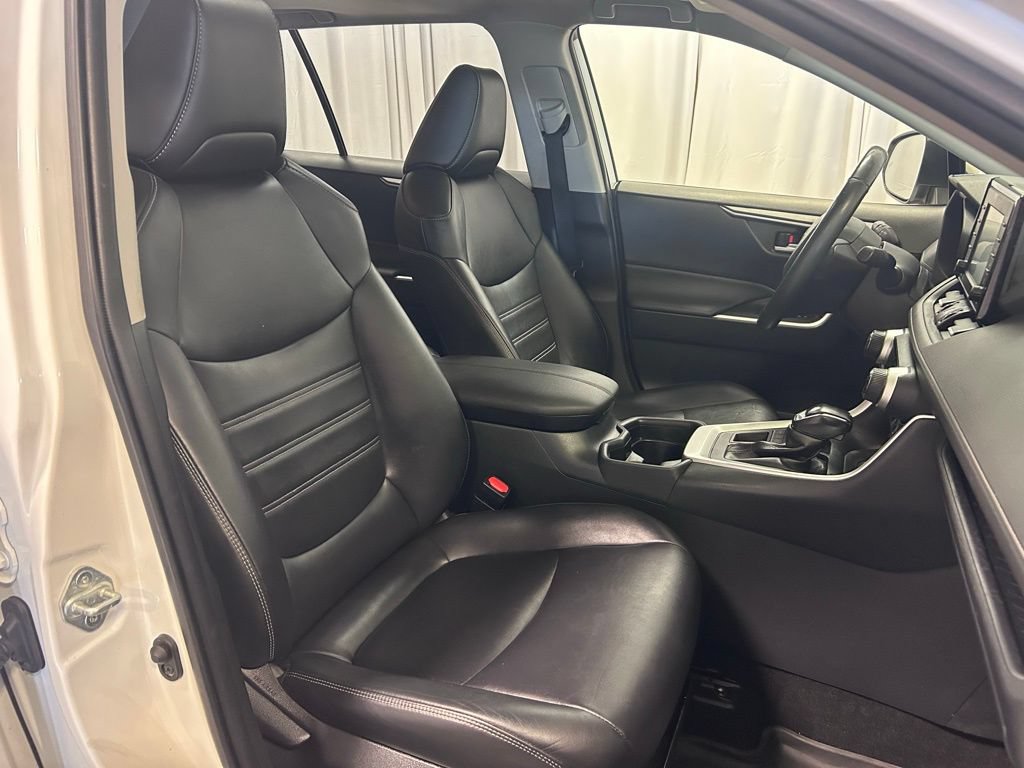 Used 2020 Toyota RAV4 XLE Premium AWD/4WD image 22