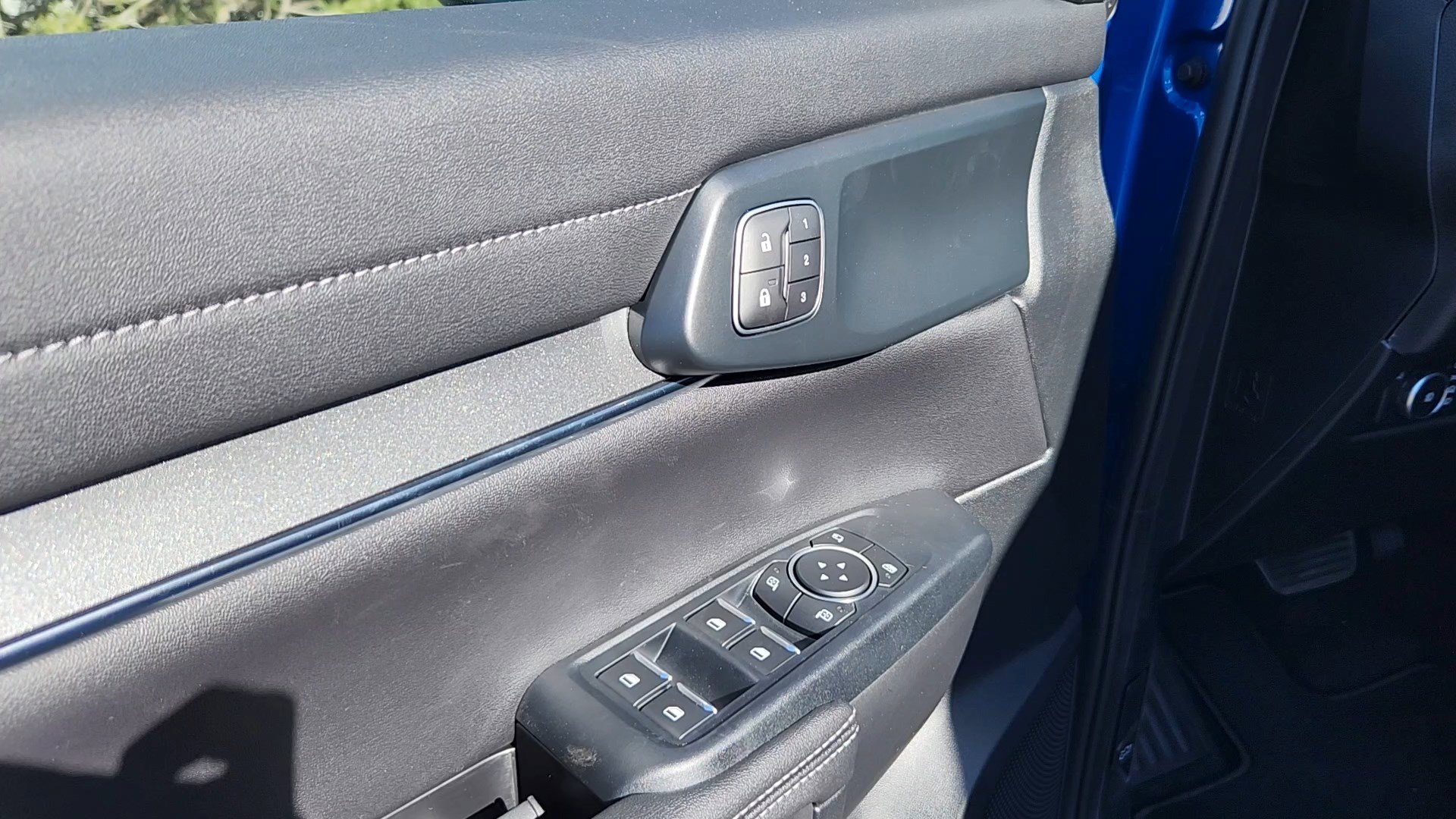 New 2025 Ford Ranger Lariat w/ FX4 Off-Road Package image 7