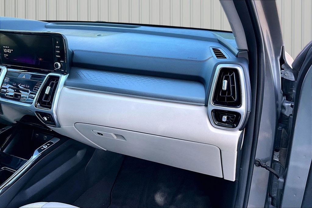 Used 2023 Kia Sorento SX Prestige w/ Panoramic Sunroof Package image 13