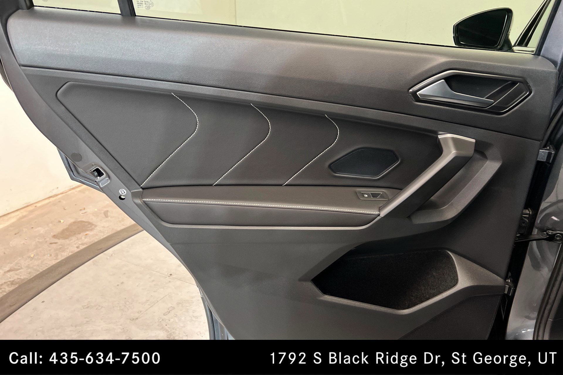 Used 2024 Volkswagen Tiguan SEL R-Line image 18