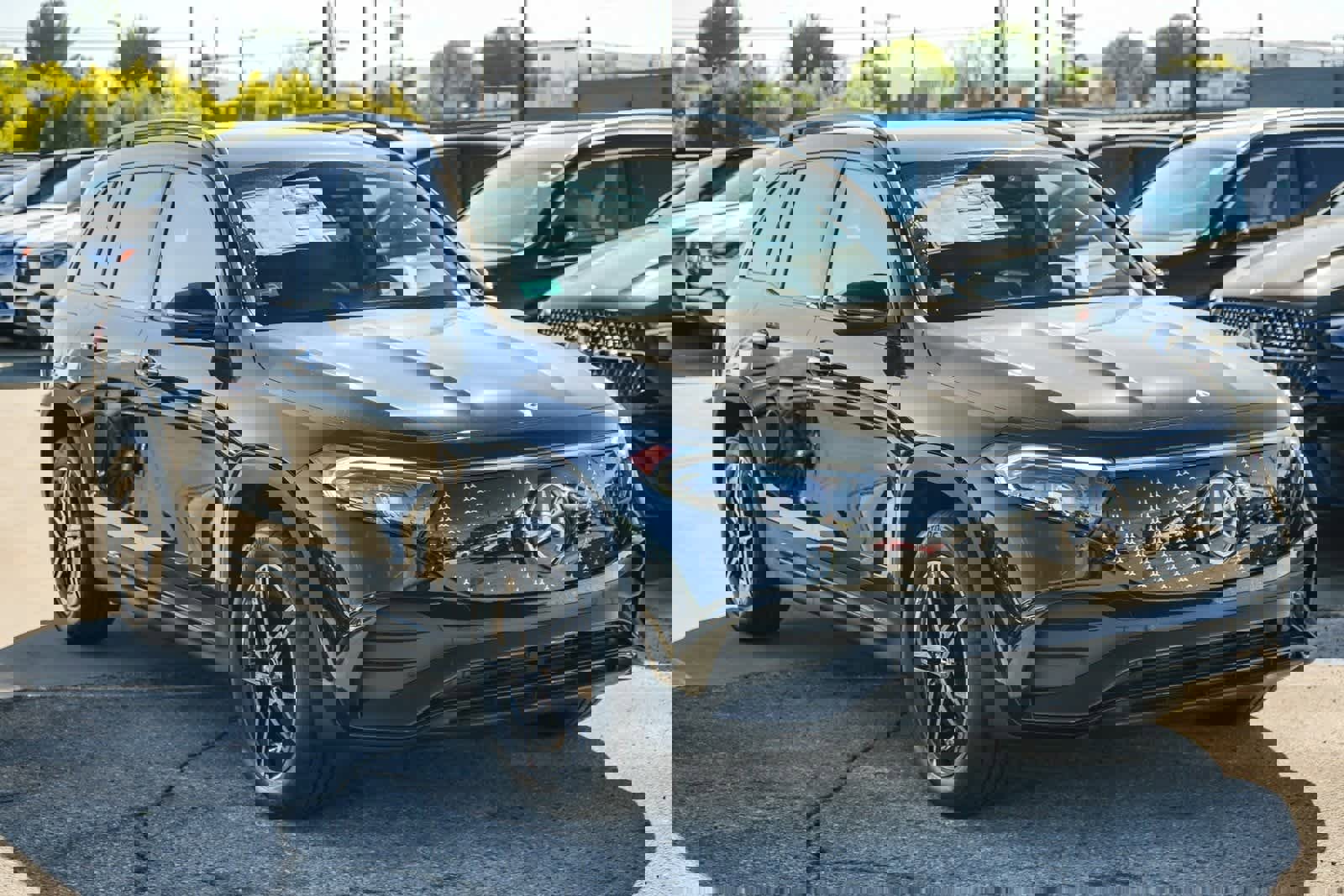 New 2024 Mercedes-Benz EQB 300 4MATIC image 3