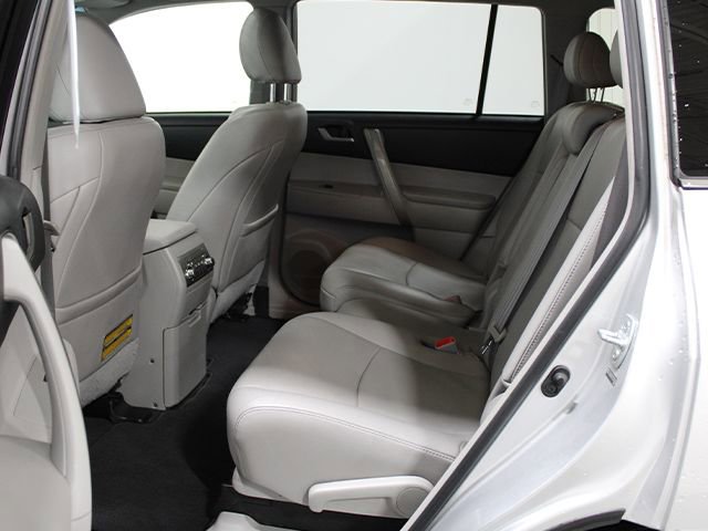 Used 2013 Toyota Highlander SE AWD/4WD image 14