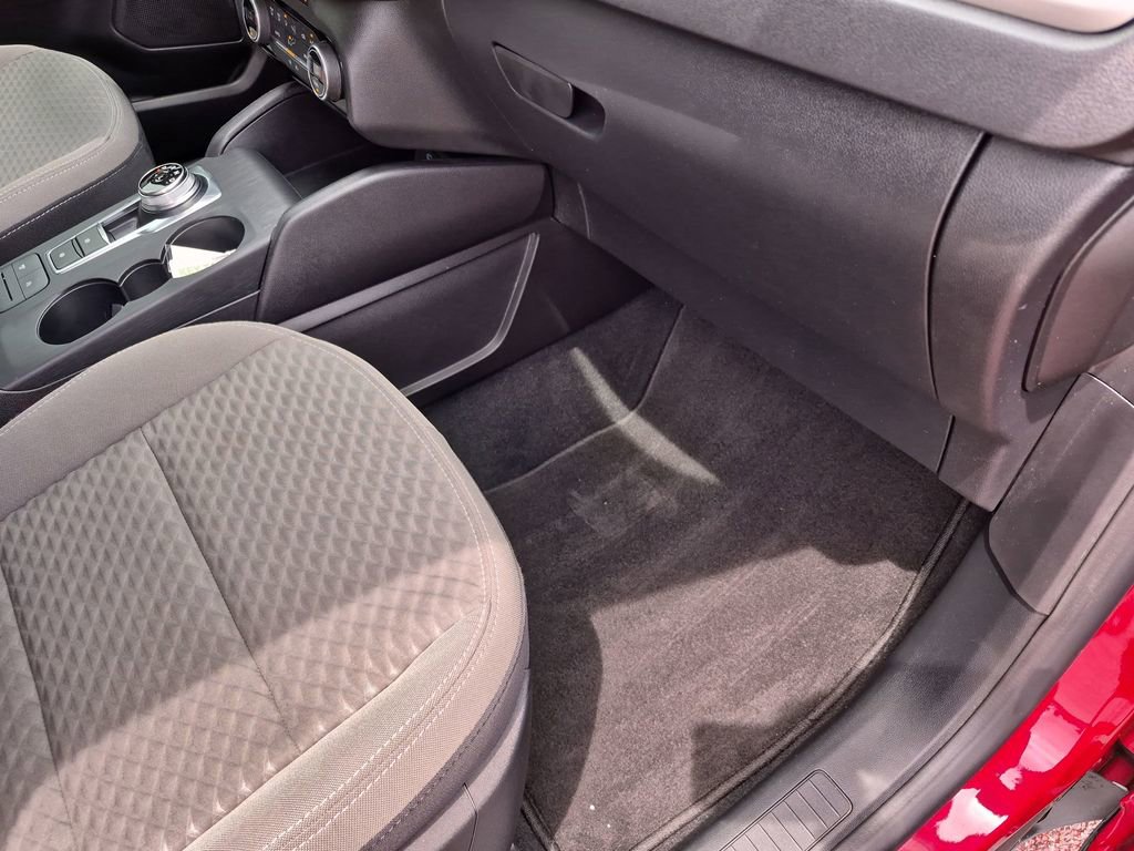 Used 2021 Ford Escape SE w/ SE Sport Appearance Package FWD image 38