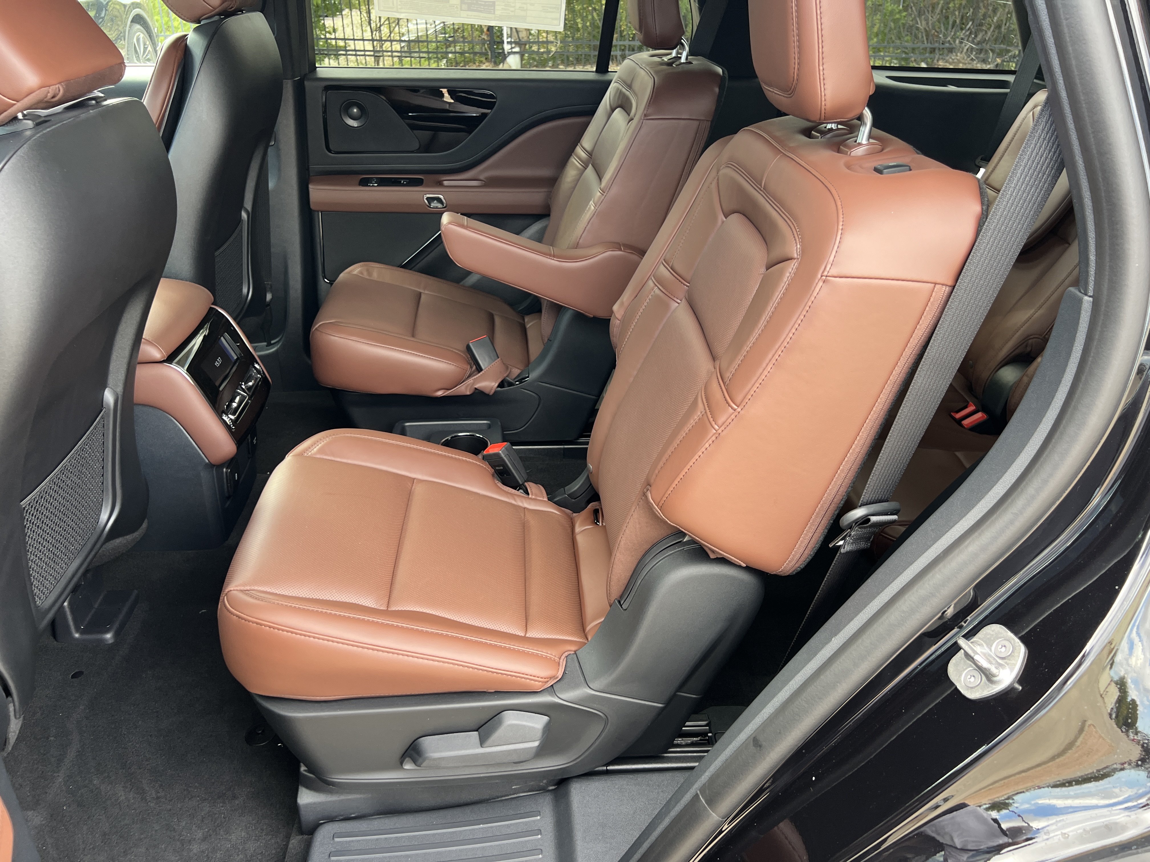 New 2027 Lincoln Aviator Reserve w/ Jet Appearance Package RWD image 25