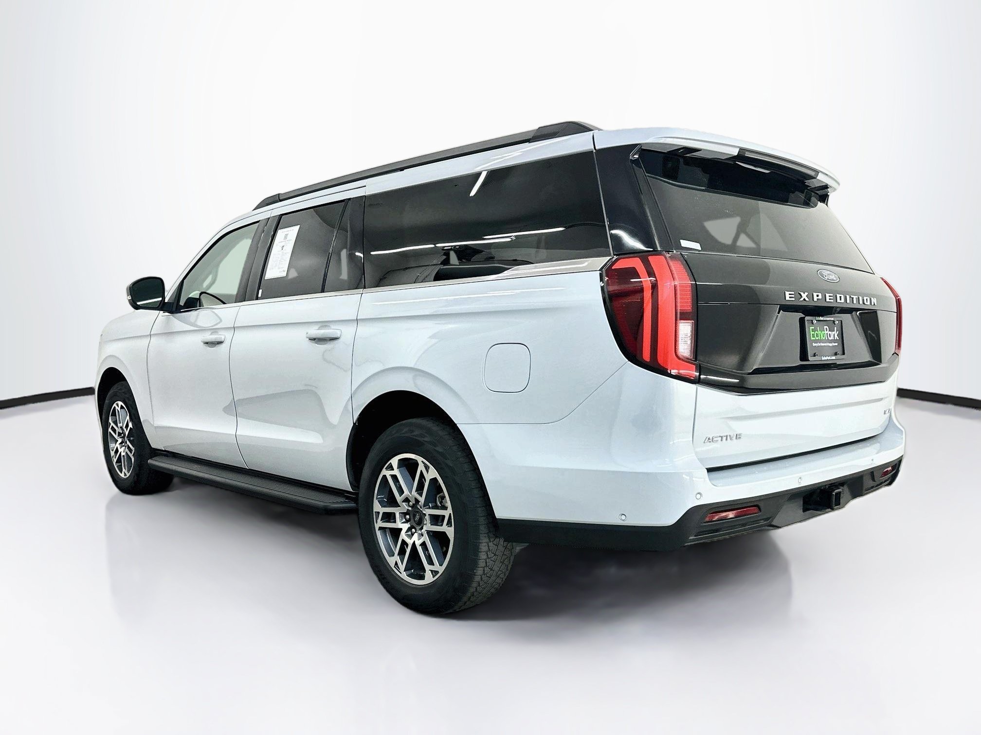 Used 2025 Ford Expedition Max Active AWD/4WD image 5