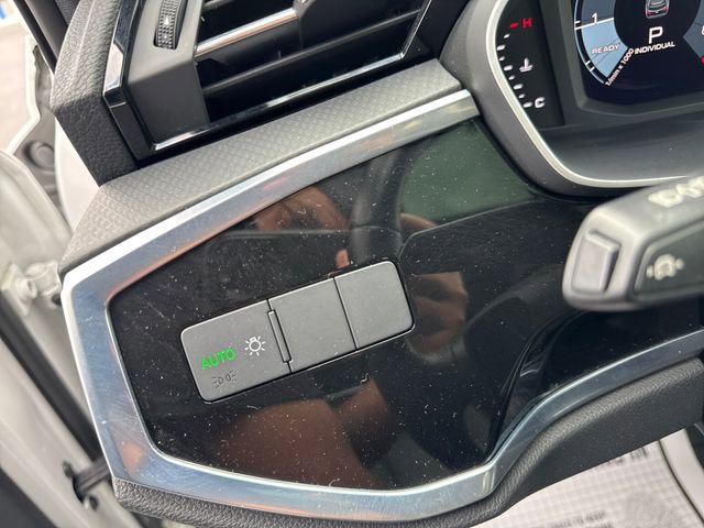 Used 2022 Audi Q3 2.0T Premium w/ Convenience Package AWD/4WD image 33