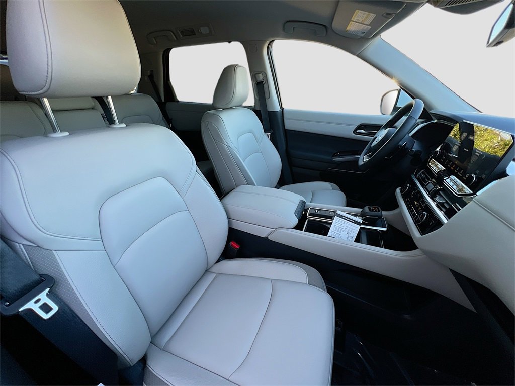 New 2025 Nissan Pathfinder SL image 28