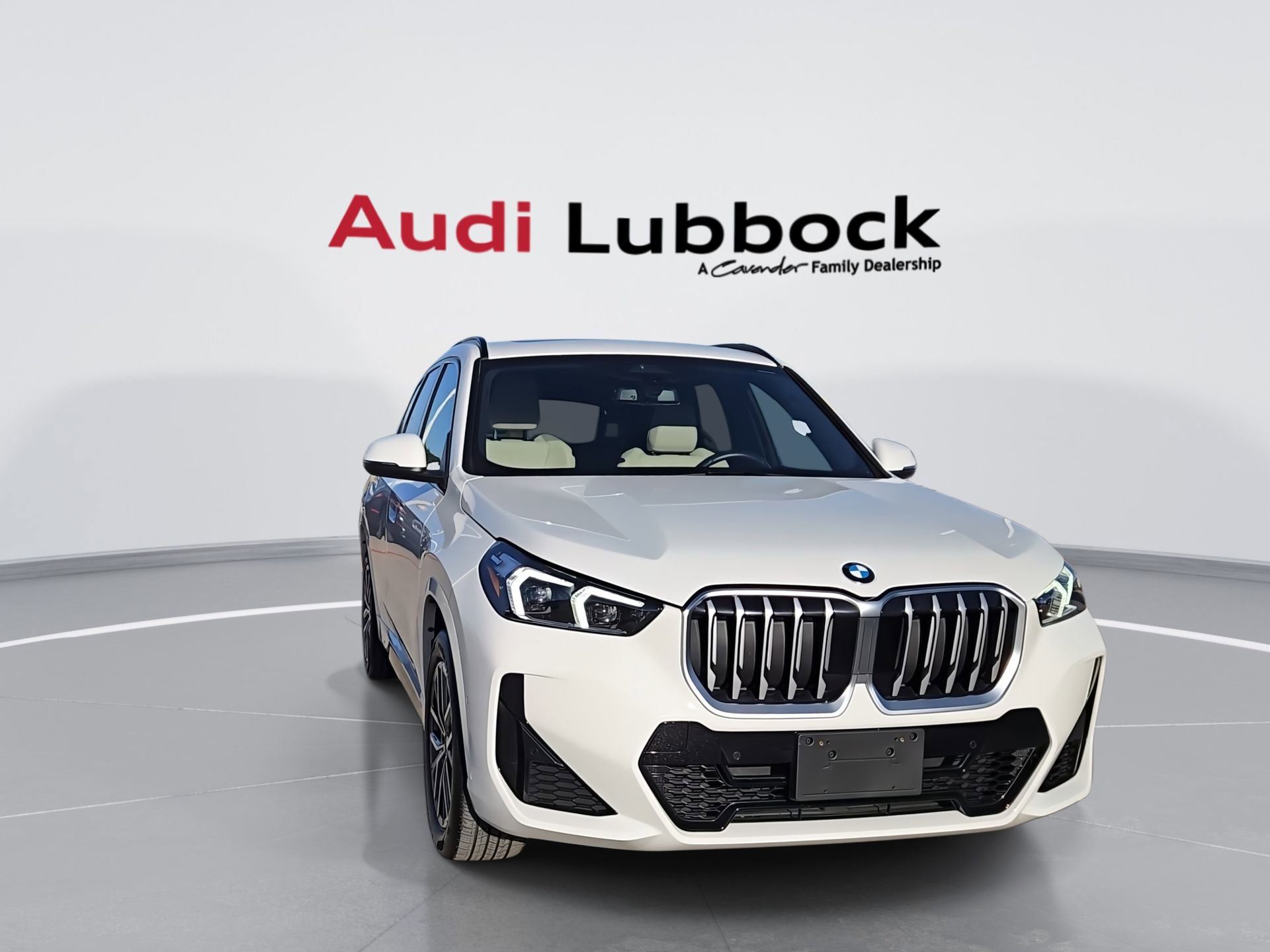 Used 2025 BMW X1 xDrive28i AWD/4WD image 2