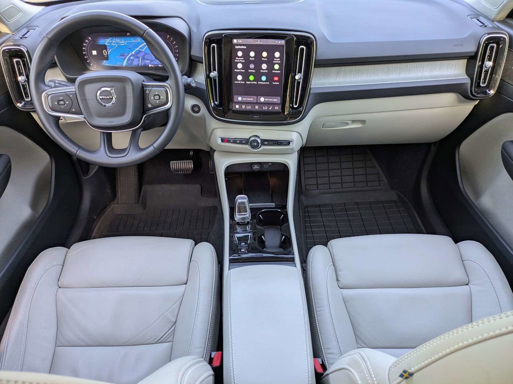 Certified 2023 Volvo XC40 B5 Plus w/ Driver Assist Package image 15