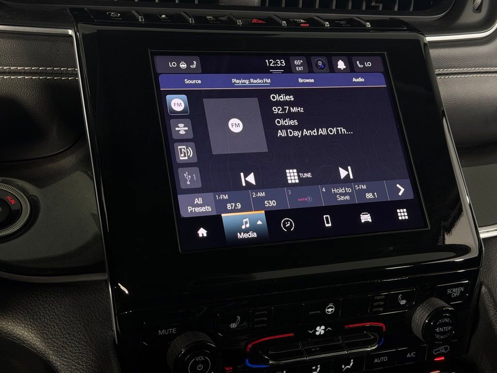 Certified 2023 Jeep Grand Cherokee Laredo w/ Luxury Tech Group I AWD/4WD image 19