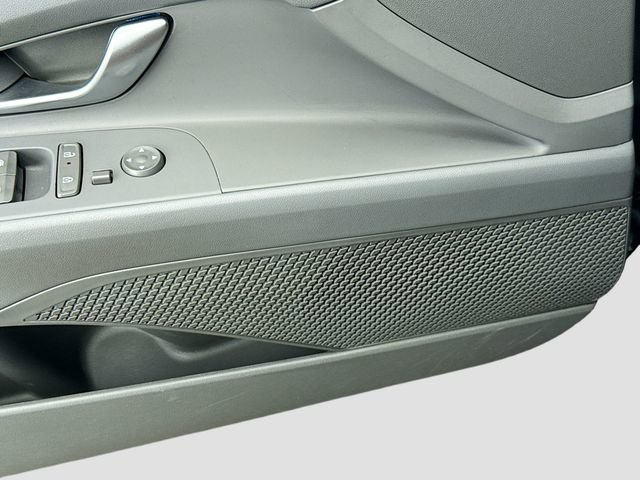 Certified 2025 Hyundai Elantra Sport FWD image 18