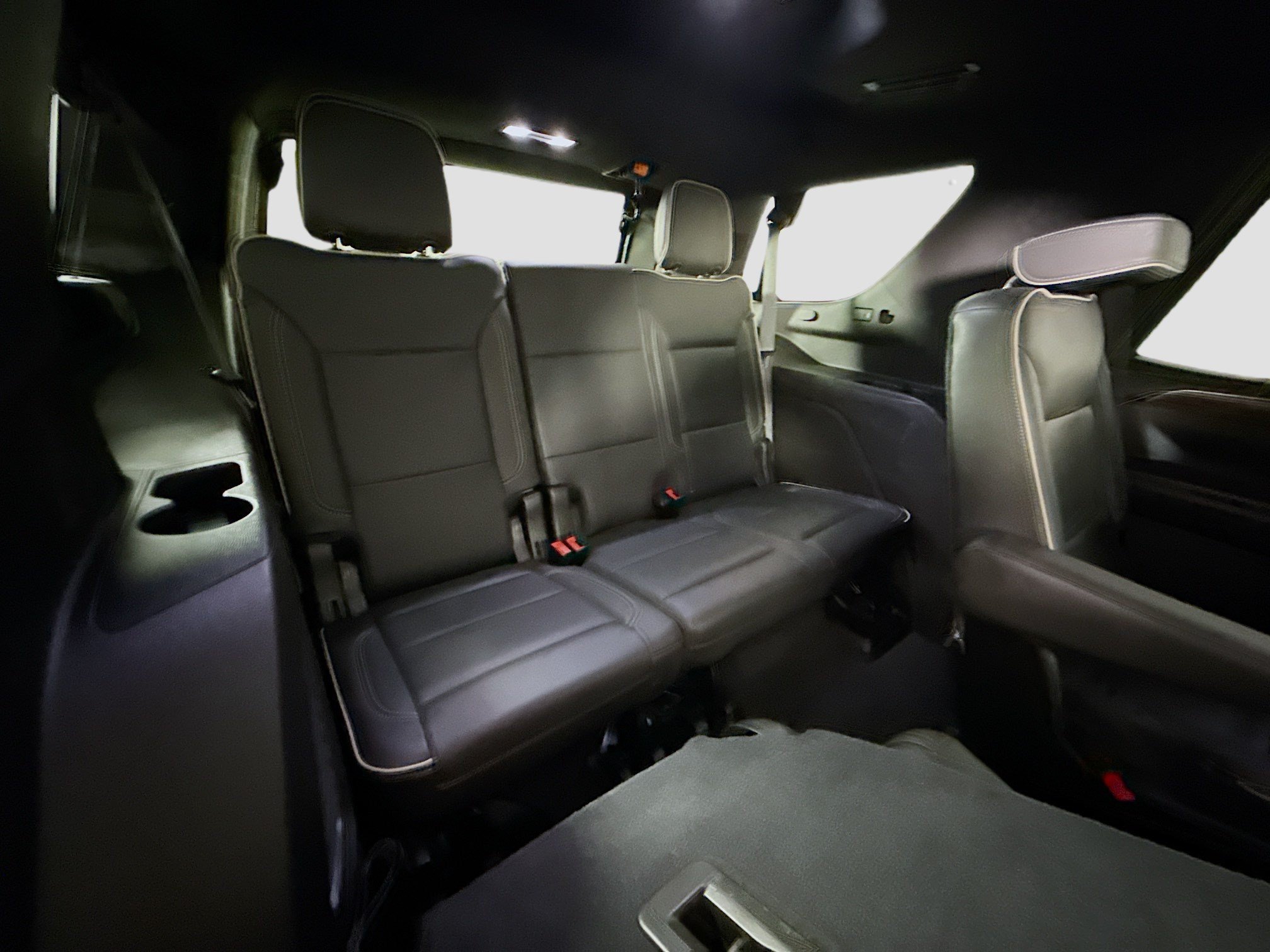 Used 2021 Chevrolet Tahoe Premier w/ Premium Package AWD/4WD image 42