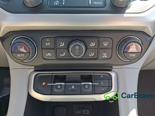 Certified 2023 GMC Acadia SLT w/ Technology Package FWD image 17