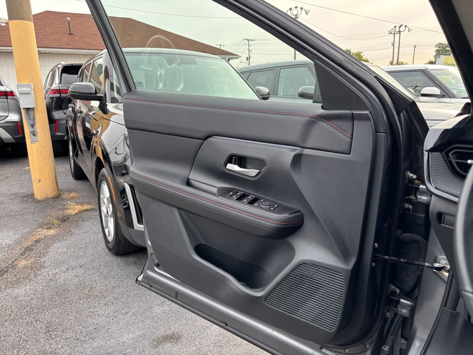 Used 2026 Nissan Kicks SR AWD/4WD image 18