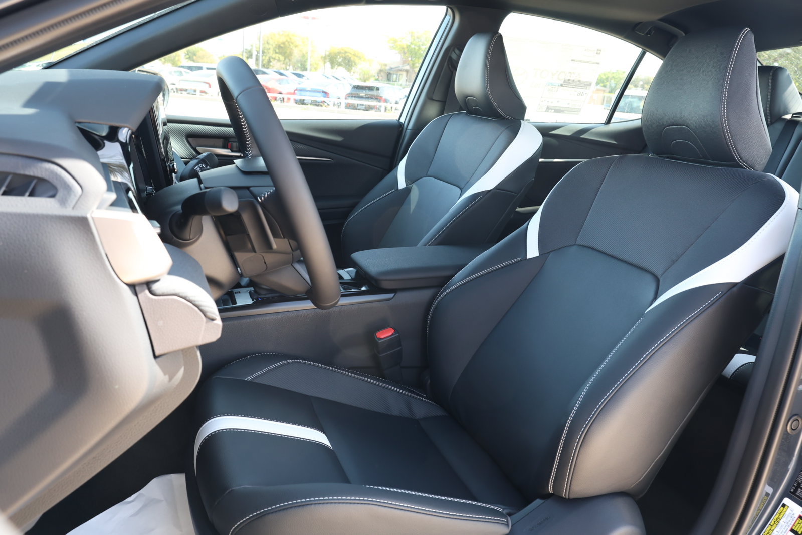 New 2027 Toyota Camry SE w/ Convenience Package FWD image 27
