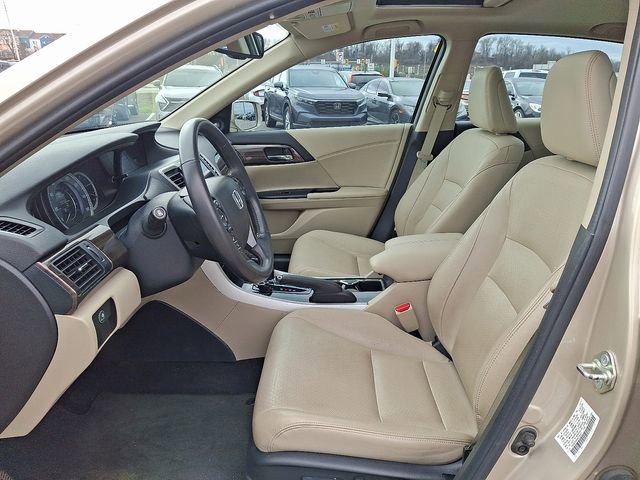 Certified 2017 Honda Accord EX-L image 9