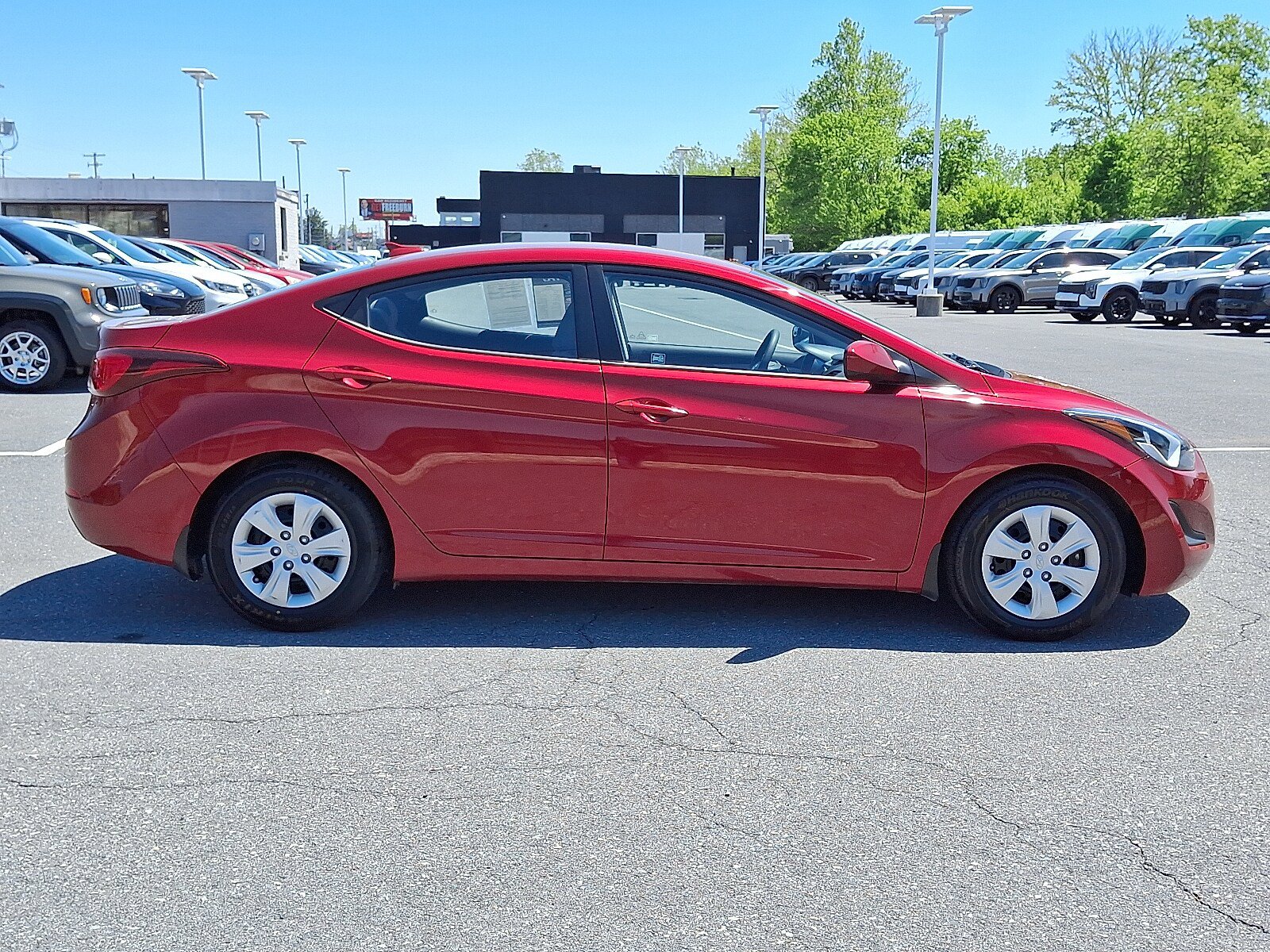 Used 2016 Hyundai Elantra SE FWD image 5