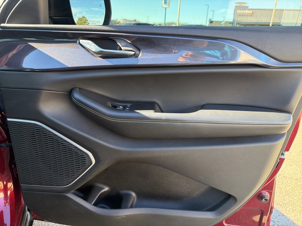 Used 2021 Jeep Grand Cherokee L Laredo w/ Luxury Tech Group I image 18