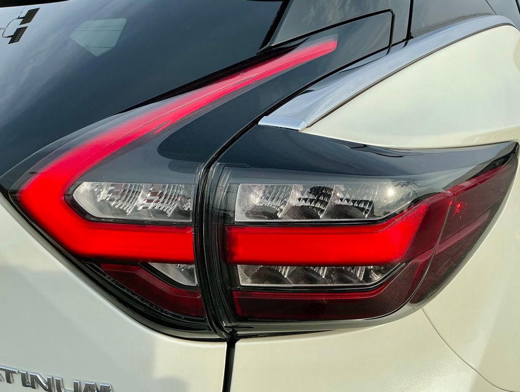 Used 2022 Nissan Murano Platinum w/ Cargo Package image 16