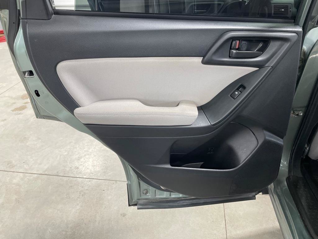 Used 2015 Subaru Forester 2.5i Premium AWD/4WD image 16