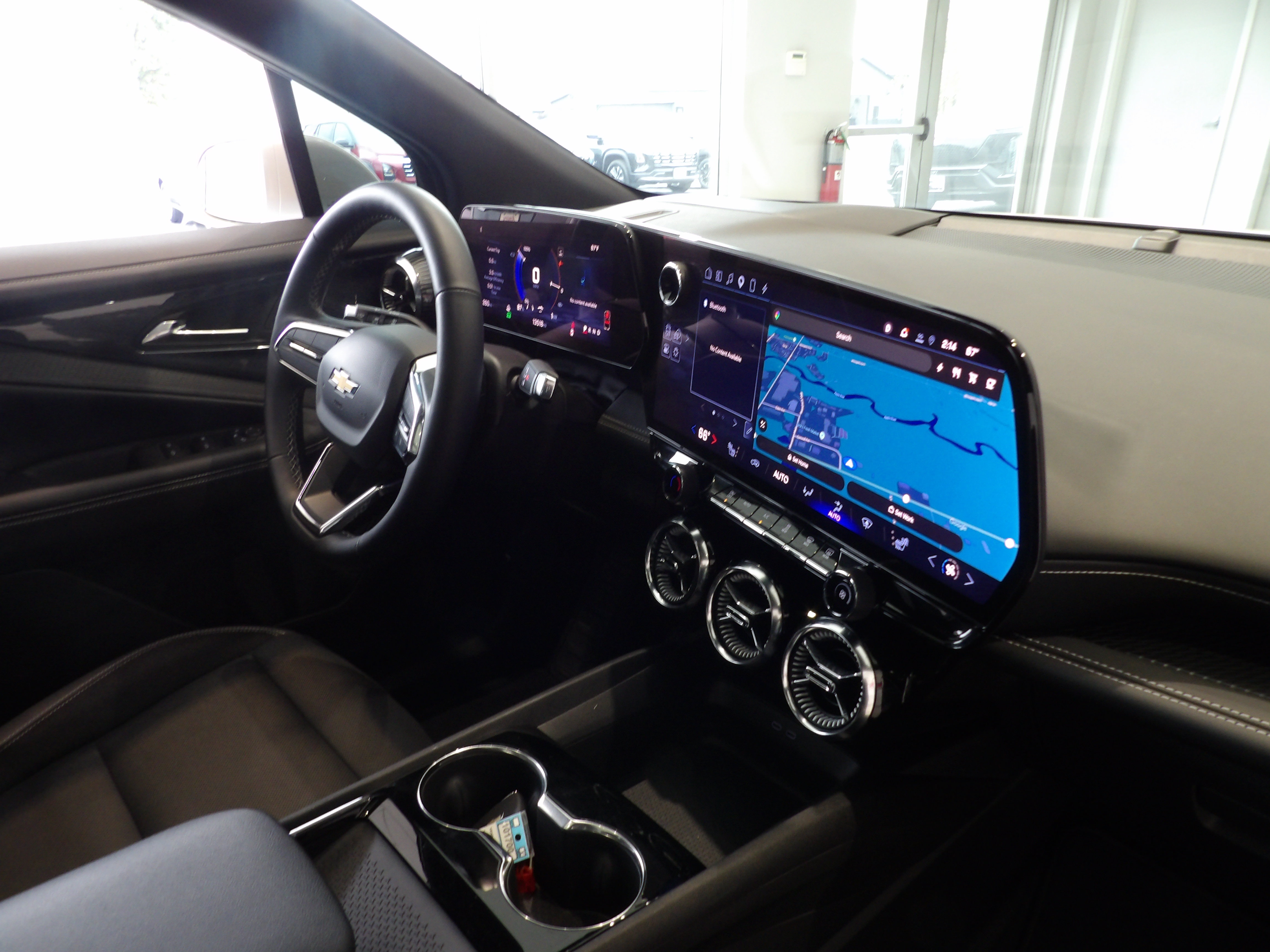 Used 2024 Chevrolet Blazer EV LT AWD/4WD image 28