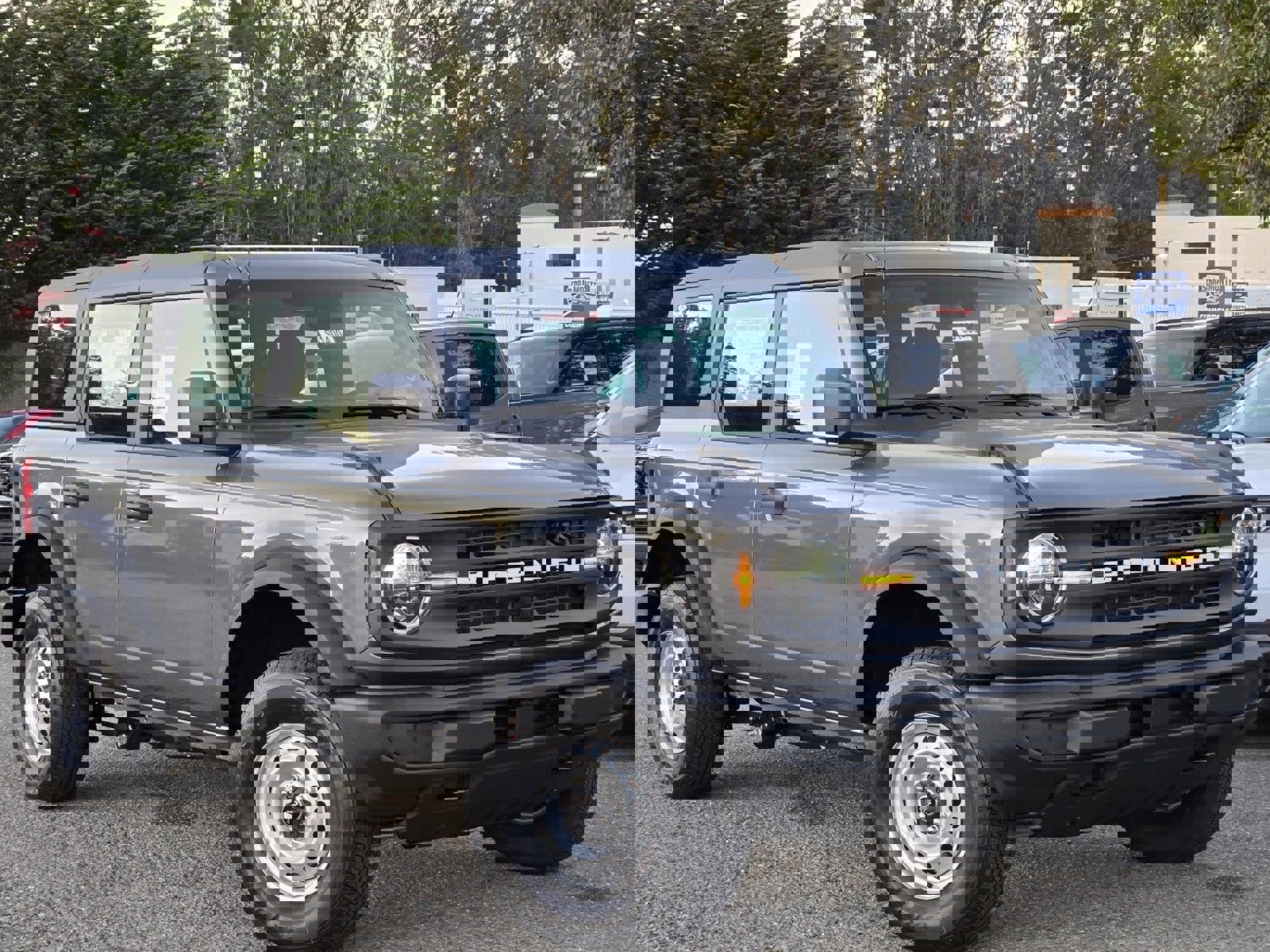 New 2025 Ford Bronco 4-Door image 2