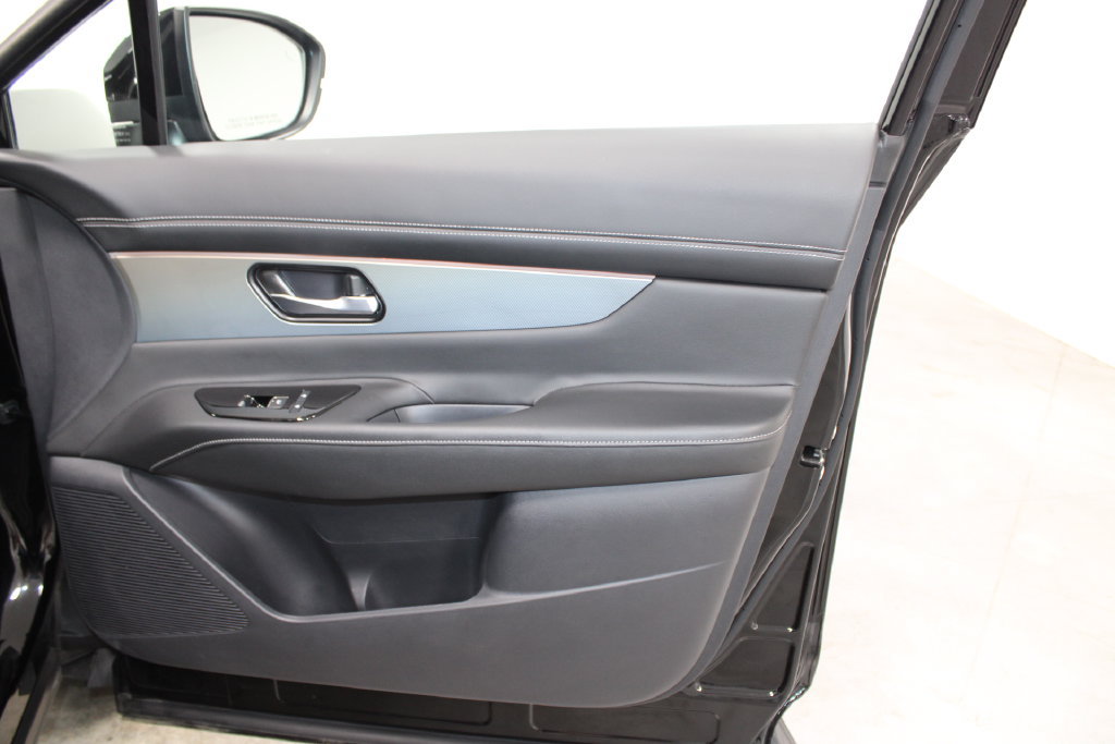 Used 2025 Nissan Murano SL AWD/4WD image 23