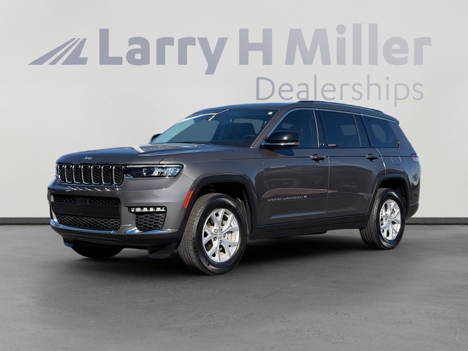 Used 2024 Jeep Grand Cherokee L Limited w/ Trailer Tow Package image 1