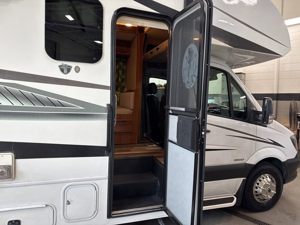 Used 2016 Mercedes-Benz Sprinter 3500 image 13