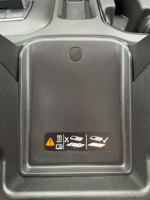 Used 2025 GMC Sierra 2500 AT4X image 36