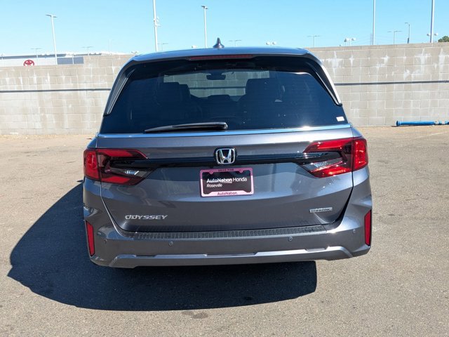 New 2026 Honda Odyssey Touring image 7