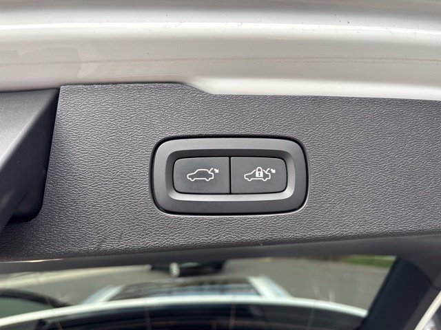 Used 2022 Volvo V60 T5 Cross Country AWD/4WD image 11