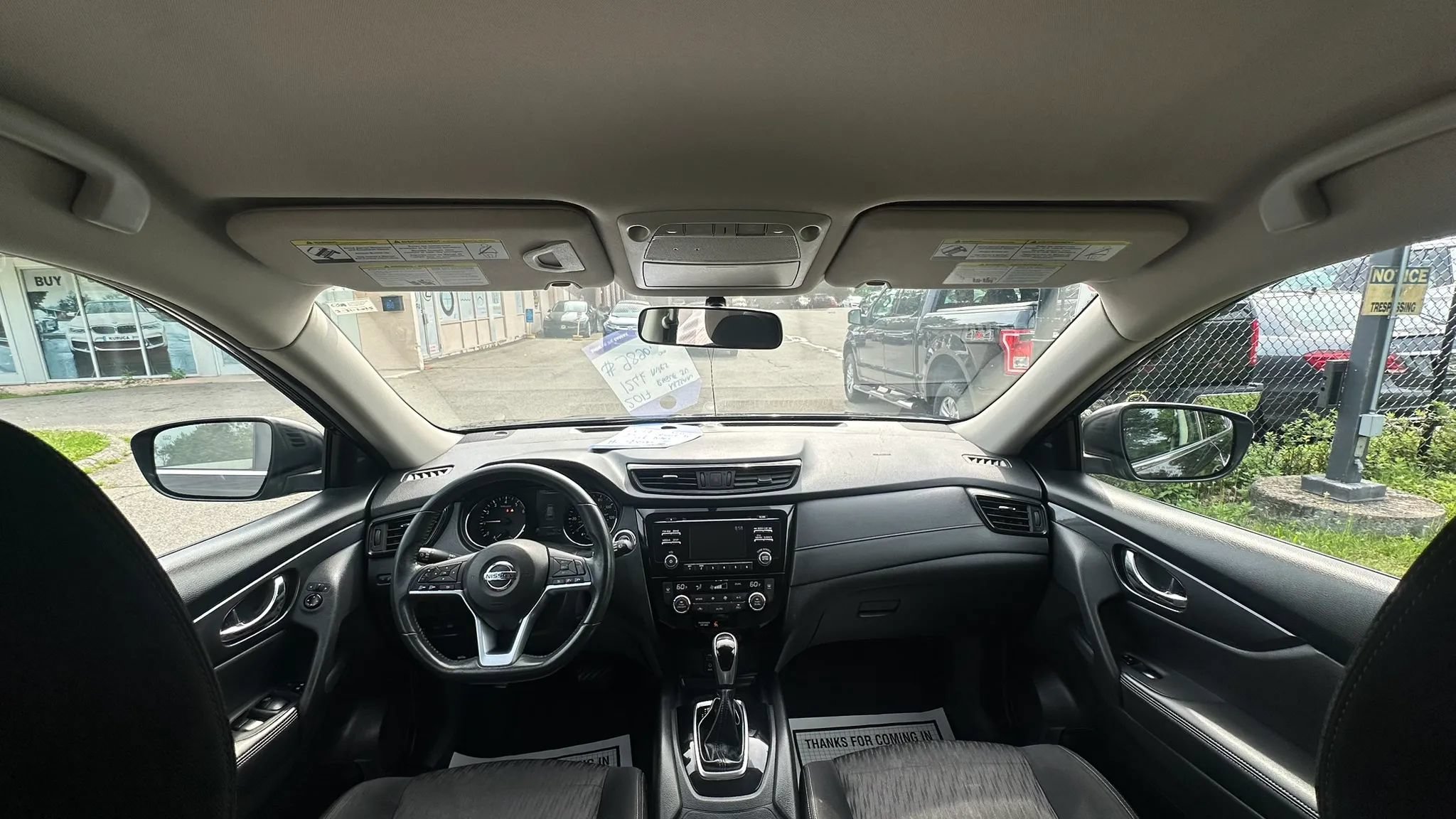 Used 2017 Nissan Rogue SV AWD/4WD image 23